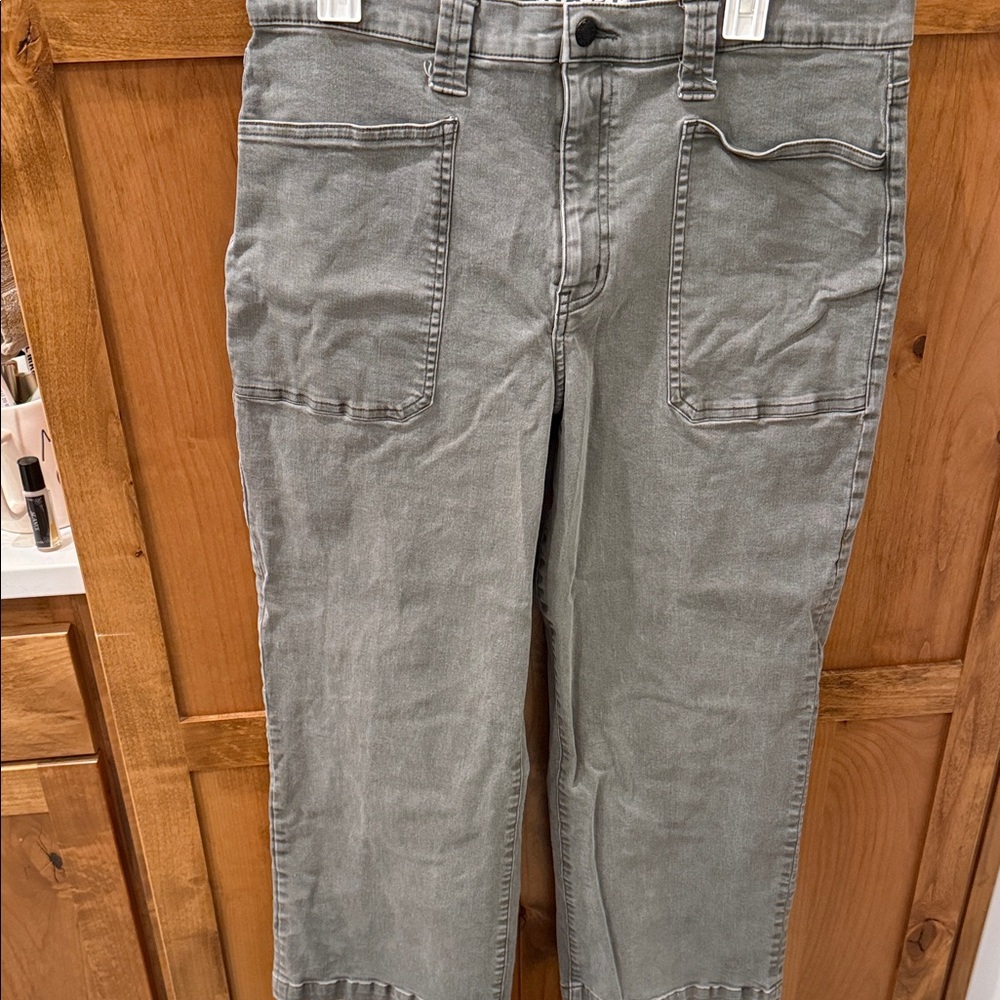 Chic Gray Wide Leg Jeans
